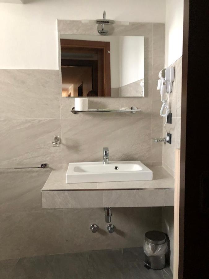 Hotel Nuovo Milánó Kültér fotó