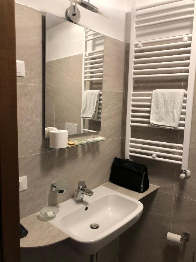 Hotel Nuovo Milánó Kültér fotó
