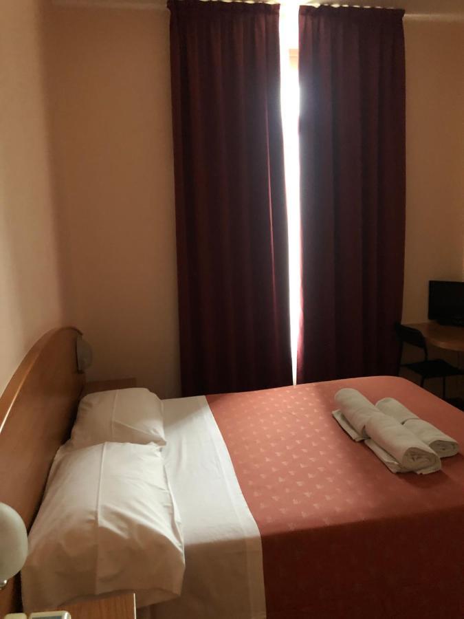 Hotel Nuovo Milánó Kültér fotó