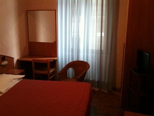 Hotel Nuovo Milánó Kültér fotó